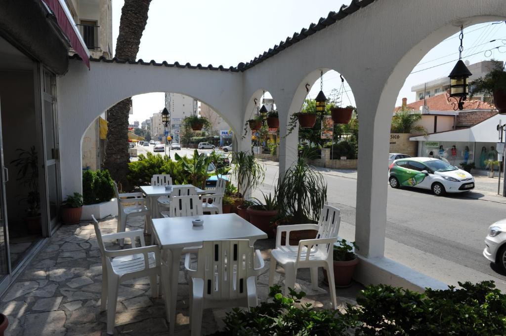 Le Village Hotel Limassol Exterior foto